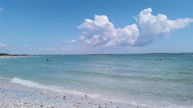 Building Photo - 3295 Fox Chase Cir