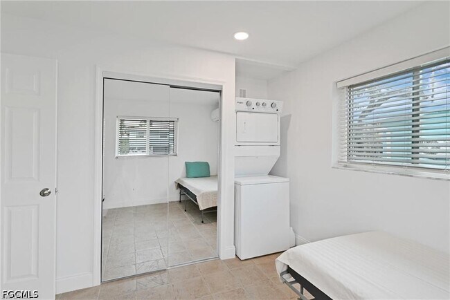 Building Photo - 131 Eucalyptus Ct