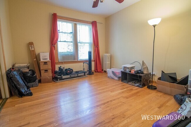 Building Photo - 821 Brummel St