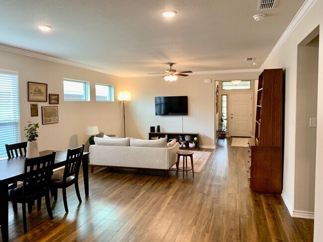 Building Photo - 6178 Wheaton Loop