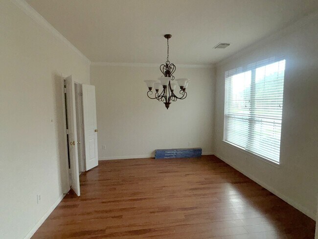 Building Photo - 19538 Piney Lake Dr