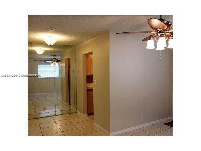 Building Photo - 4163 SW 67th Ave