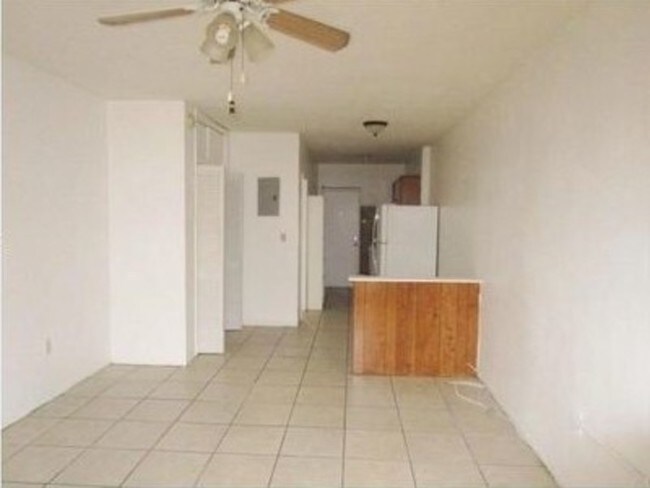 Primary Photo - 7625 Harding Ave