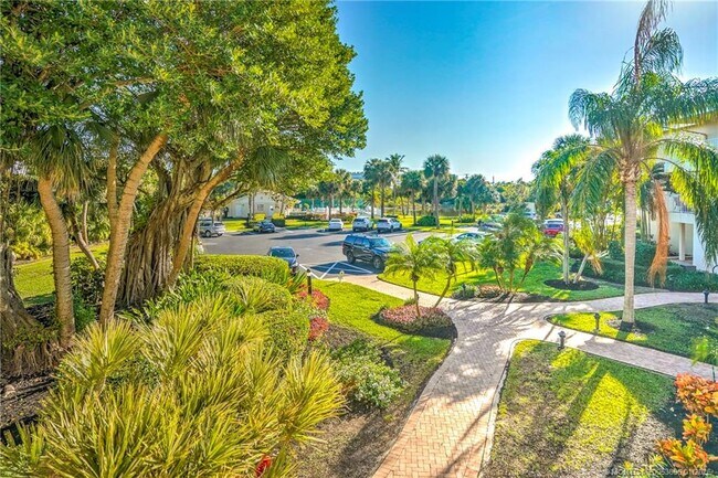 Building Photo - 2370 NE Ocean Blvd