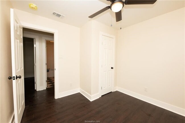 Building Photo - 535 Husk Ln