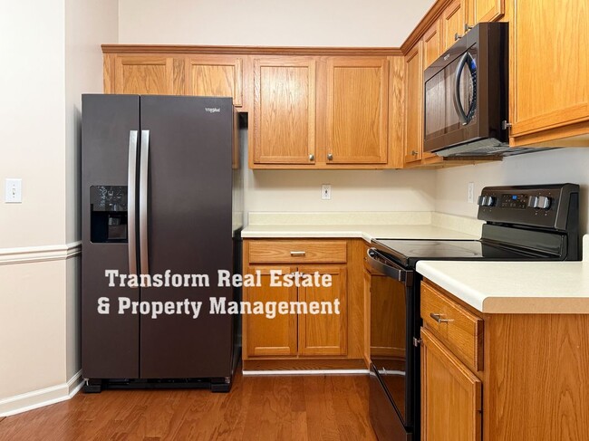 Building Photo - 224 Lakewood Cir