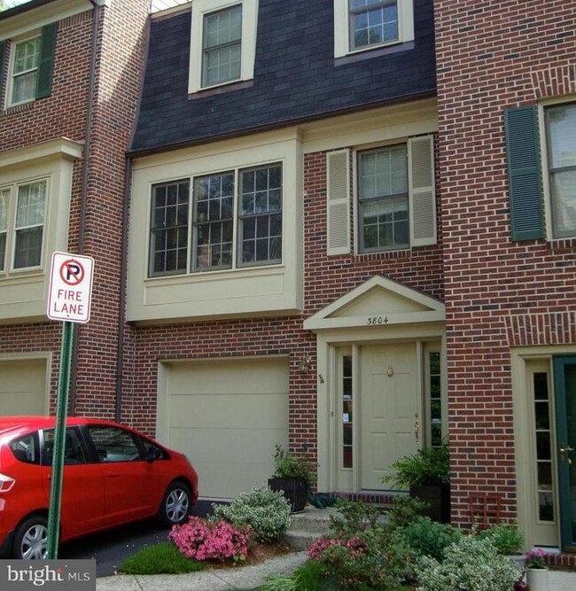 Building Photo - 3804 Vermont Ct