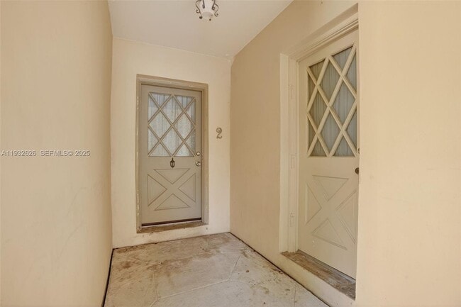 Building Photo - 1239 Mariposa Ave