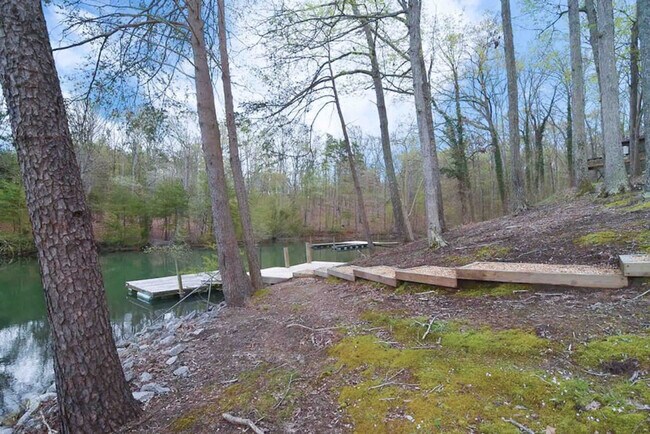 Building Photo - 152 Barksdale Ln