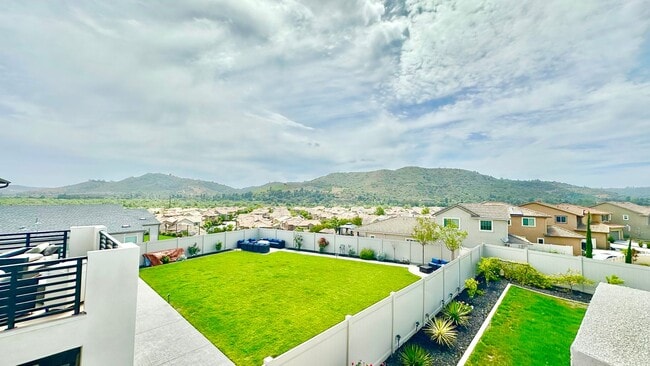 Building Photo - Beautifully Designed, and Upgraded, Newer ...