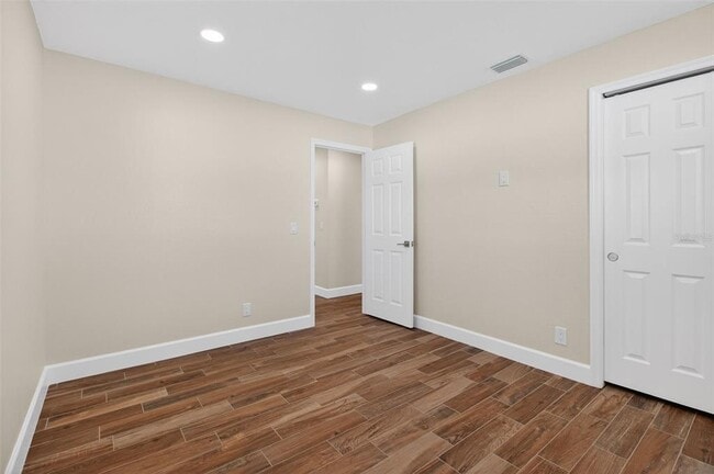 Building Photo - 3117 W La Salle St