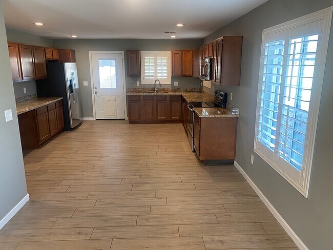 Building Photo - Remodeled 3/2 SFH Glendale, built in 2016