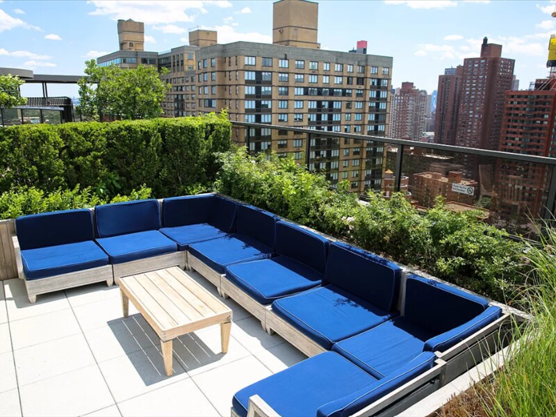 Building Photo - 175 E 96th St