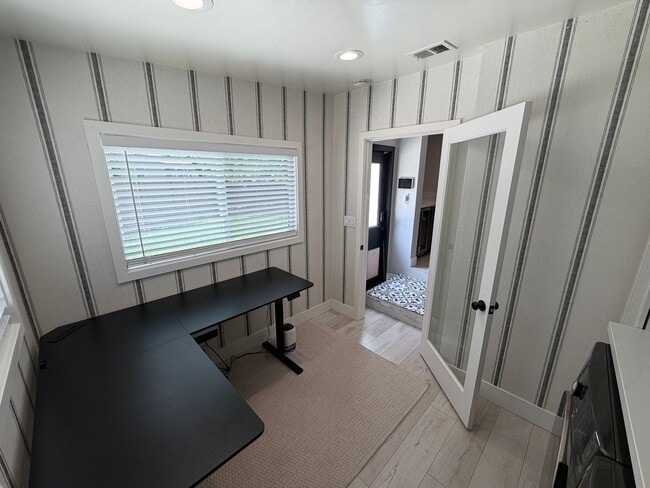 Building Photo - 3 Bedroom | 1.5 Bathroom | Single-Family Home