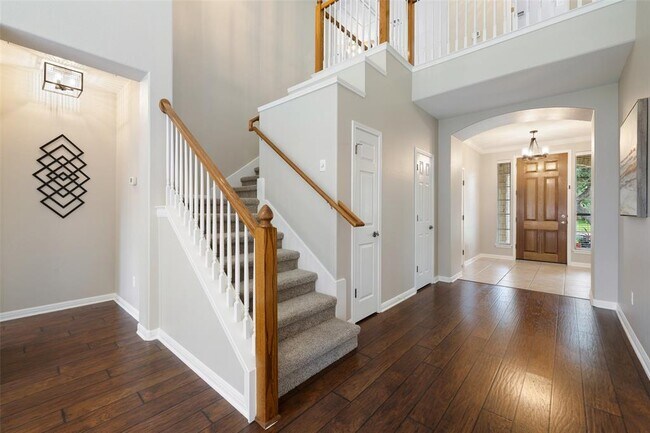 Building Photo - 11121 Sandstone Trail