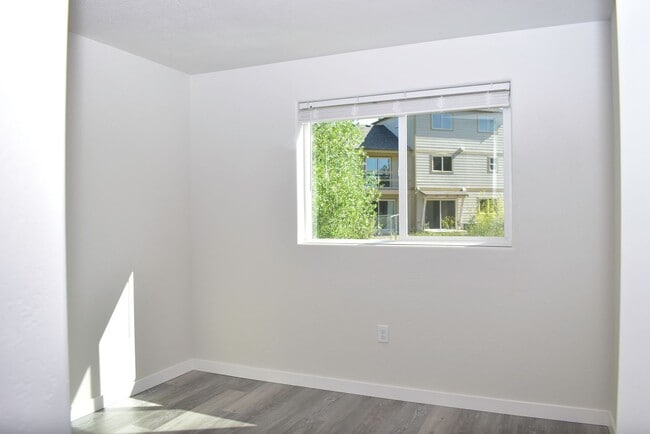 Building Photo - 1973 Sky Park Dr