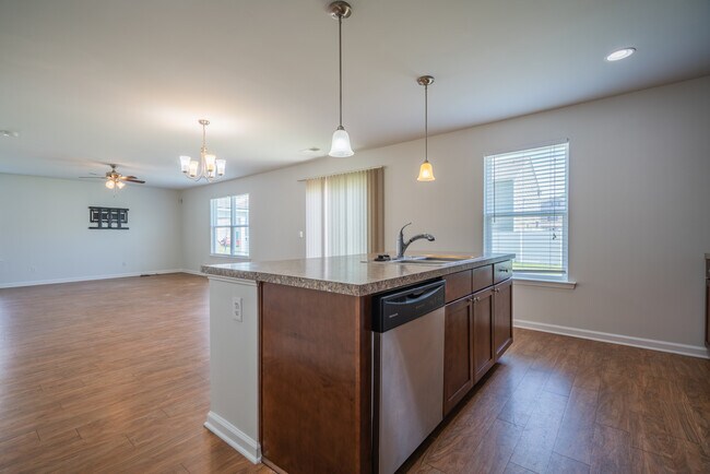 Building Photo - 135 Davila St