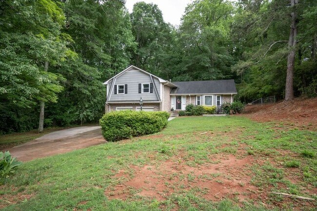 Building Photo - 281 Rhodes Dr