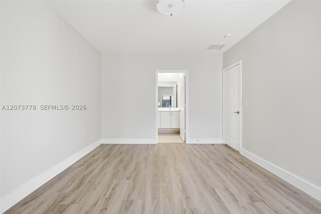 Building Photo - 4426 NW 83rd Pkwy