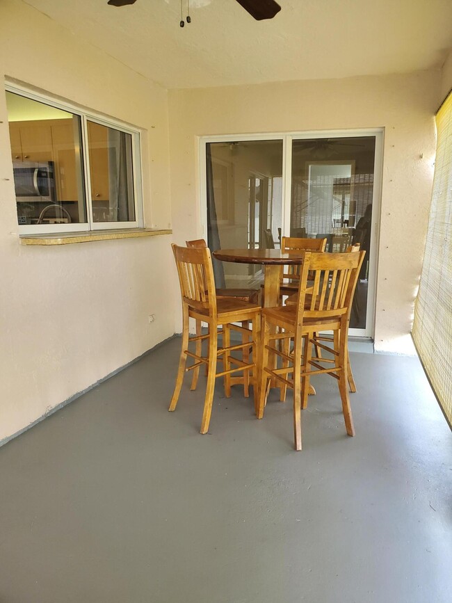 Building Photo - 3234 SW Fillmore St