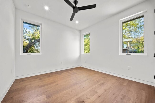 Building Photo - 2904 Westhill Dr