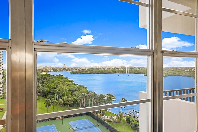 Building Photo - 2121 N Ocean Blvd