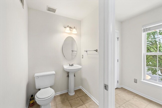 Building Photo - 4701 Colonnade Way