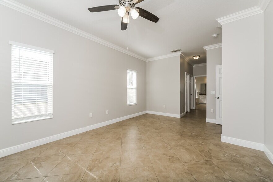 Building Photo - 4350 Fox Glen Loop