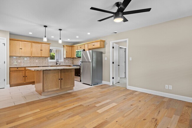 Building Photo - 910 Windlau Ct