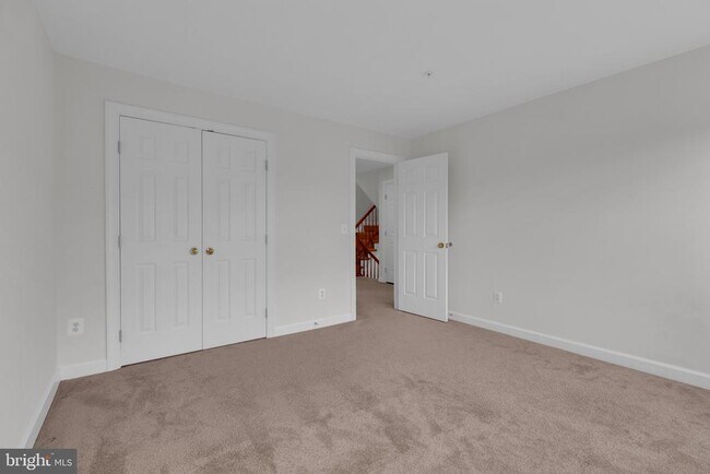 Building Photo - 1814 Fallbrook Ln