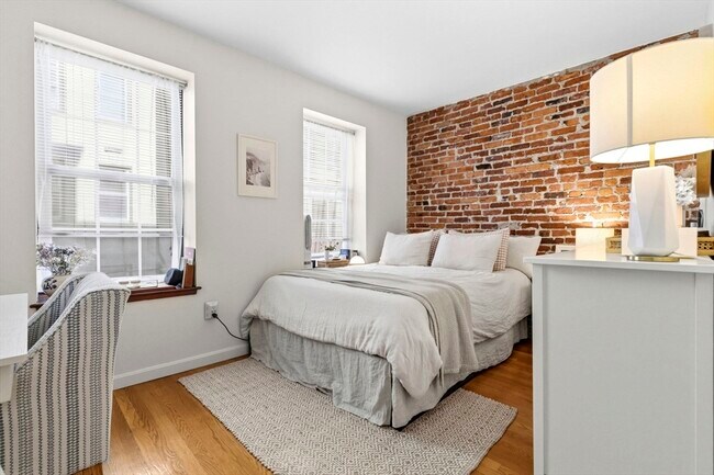 Building Photo - 7 Henchman St
