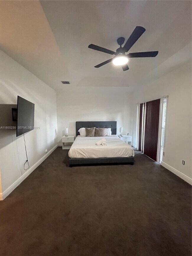 Building Photo - 3450 NW 17th Terrace