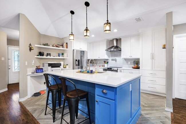 Building Photo - ***APPLICATION CURRENTLY UNDER REVIEW***Co...
