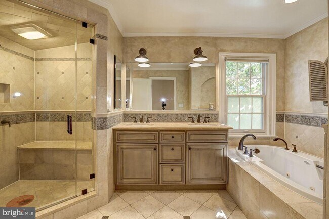 Building Photo - 5119 Manning Dr