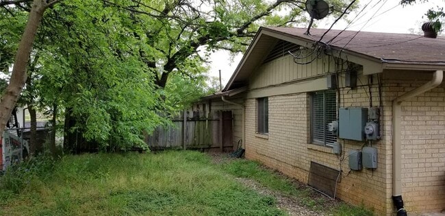 Building Photo - 2114 Ann Arbor Ave