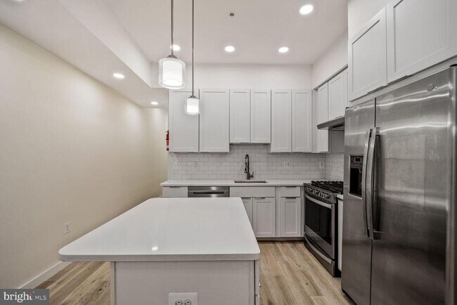 Building Photo - 1112 5th St NW