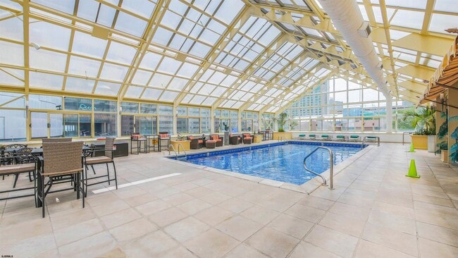 Building Photo - 526 Pacific Ave