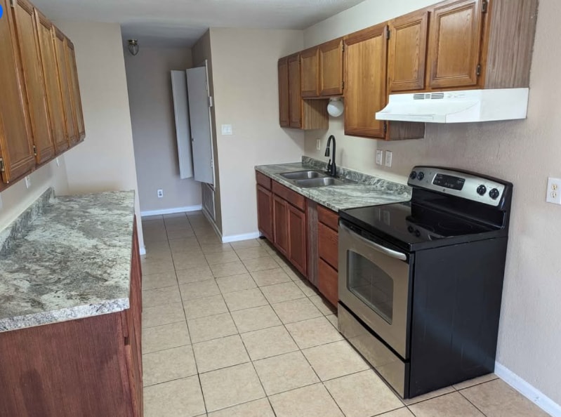 Building Photo - 506 Alpine St