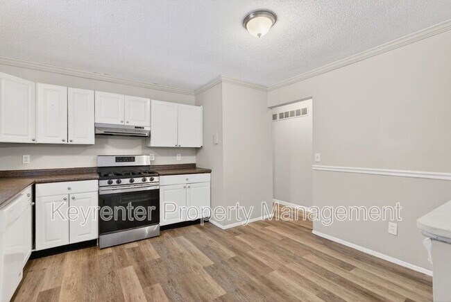 Building Photo - 12117 Castilon Ave