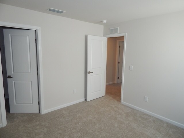 Building Photo - 633 Coopers Ml Dr