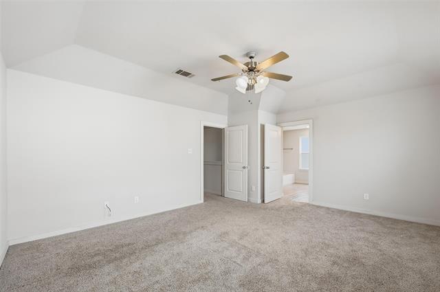 Building Photo - 9941 Ironhorse Dr
