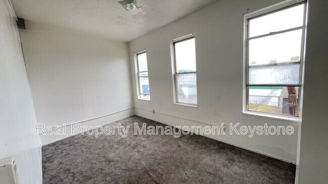 Building Photo - 429 Island Ave