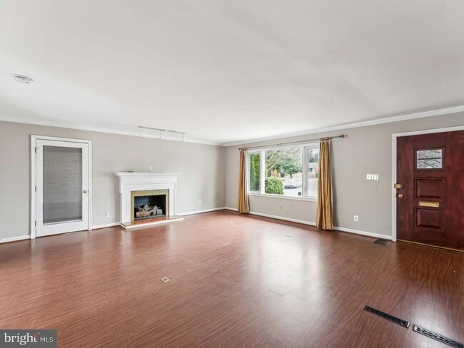 Building Photo - 3503 Maple Ct