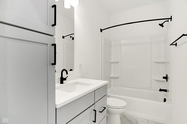 Building Photo - 1303 Deloss St