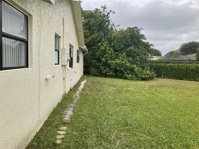 Building Photo - 6269 Woodbury Rd