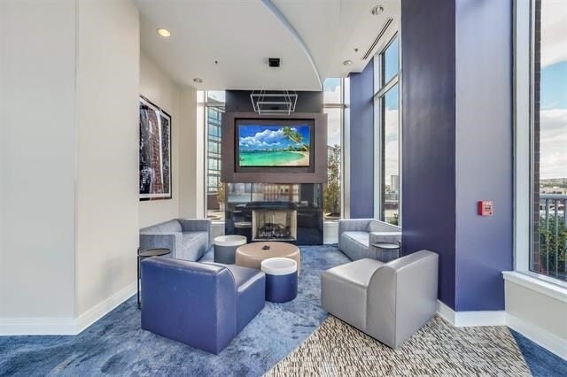 Building Photo - 1100 Maxwell Ln