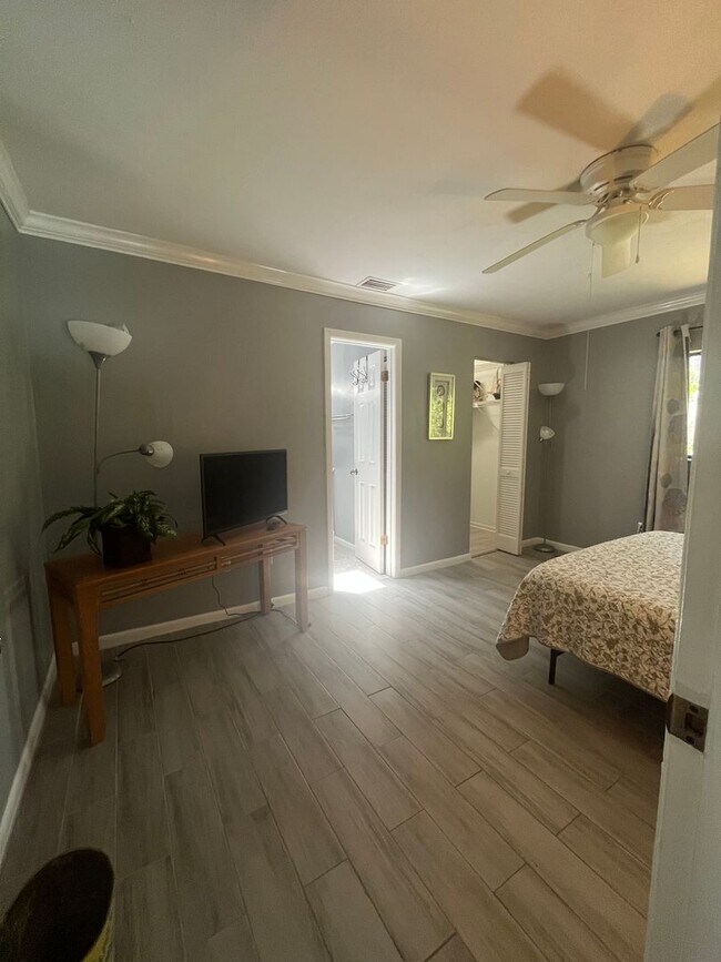 Building Photo - Fully Furnished 3-Bedroom Home in Palm Coa...