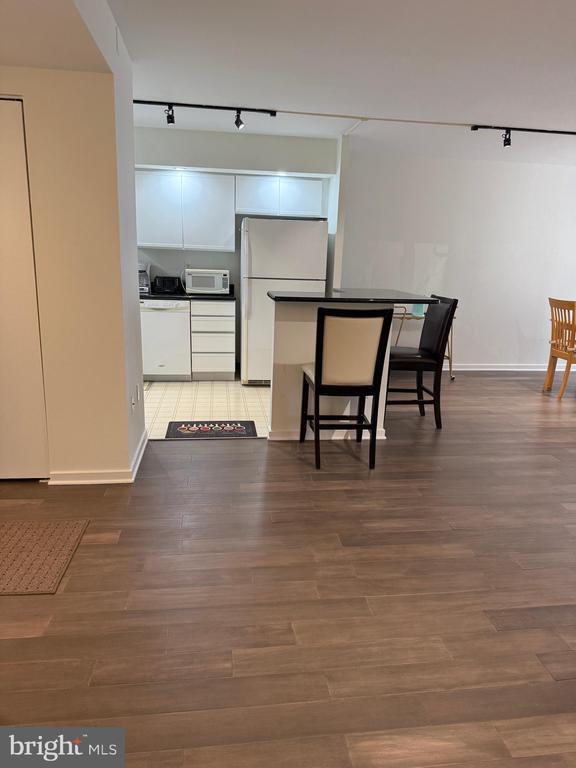 Building Photo - 200 Lombard St