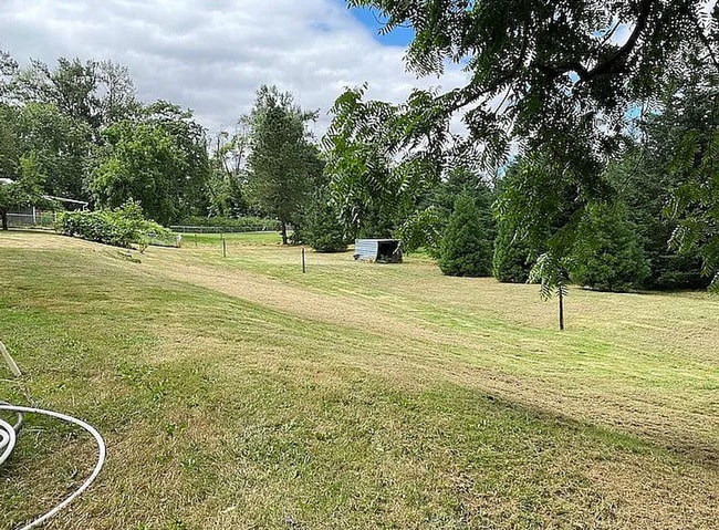 Building Photo - Fully remodeled 3 bed 2 bath
