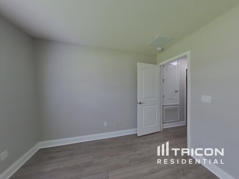Building Photo - 2320 Bur Oak Place